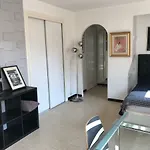 Voiles St Tropez Apartements דירה